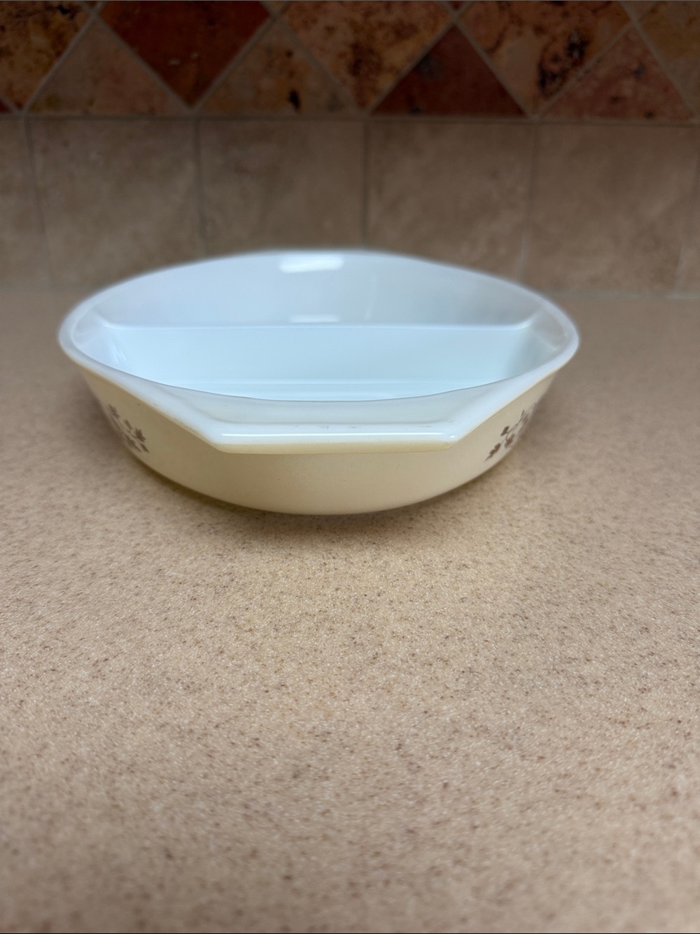 Pyrex Golden Acorn Divided Serving Dish 1.5 Quart - Picture 6 of 12